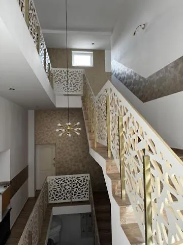 Butik 350m Od Plazy *